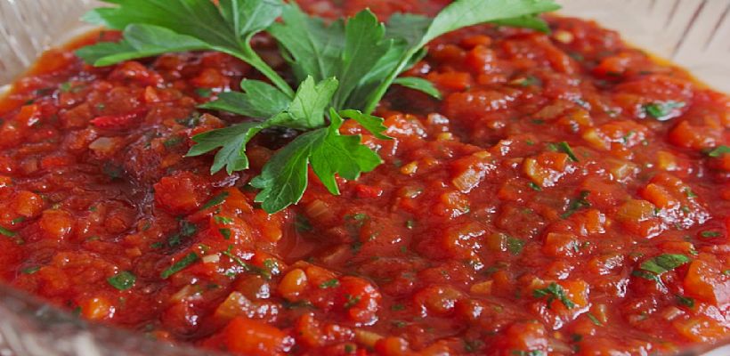 Acılı Domates Sosu Tarifi ve Malzemeleri