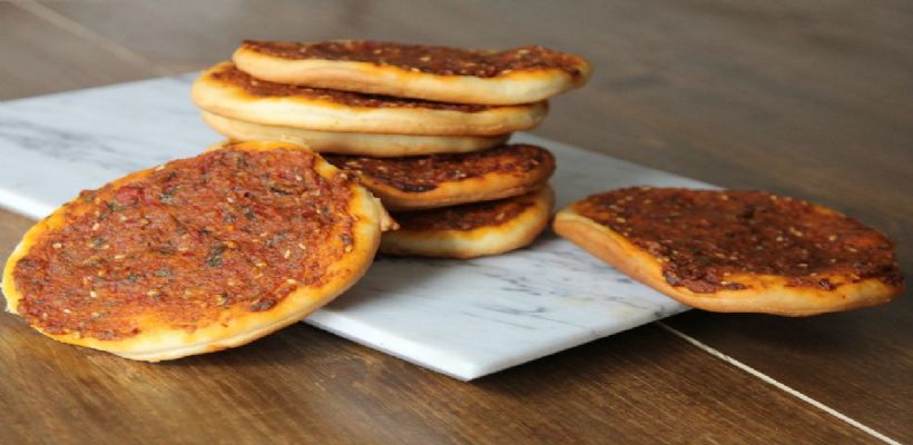 Acılı Ekmek Tarifi ve Malzemeleri