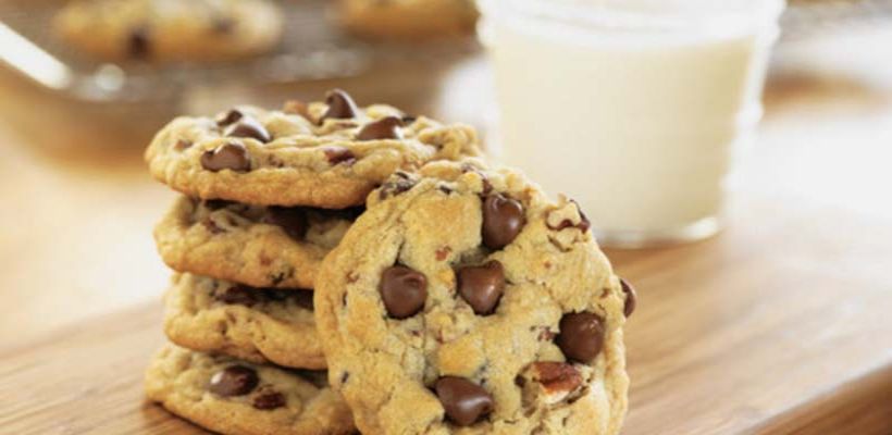 8 Kişilik Ağızda Dağılan Damla Çikolatalı Kurabiye Tarifi ve Malzemeleri