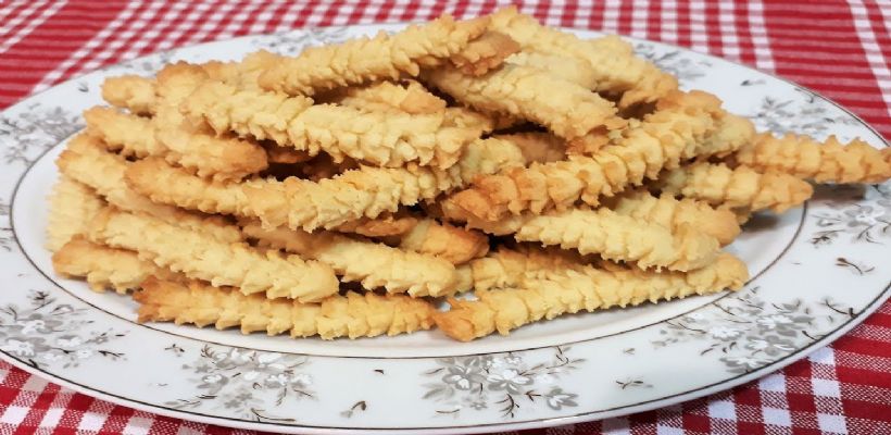 8 Kişilik Ağızda Dağılan Tırtıl Kurabiye Tarifi ve Malzemeleri