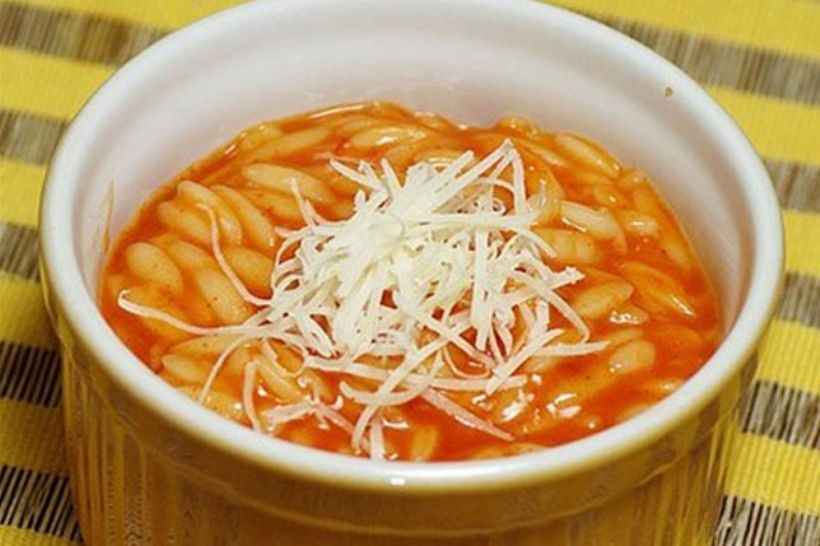 8 Kişilik Arpa Şehriyeli Tavuk Suyu Çorbası Tarifi ve Malzemeleri