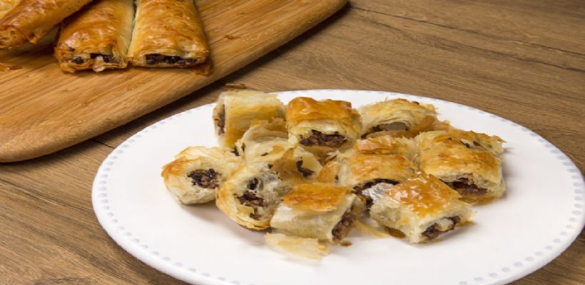 Baklavalık Yufkadan Pileli Börek Tarifi ve Malzemeleri