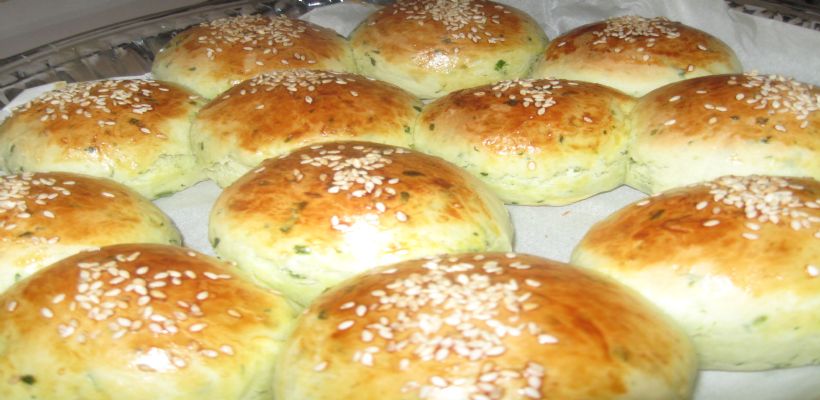 Bayatlamayan Yumuşacık Poğaça Tarifi ve Malzemeleri