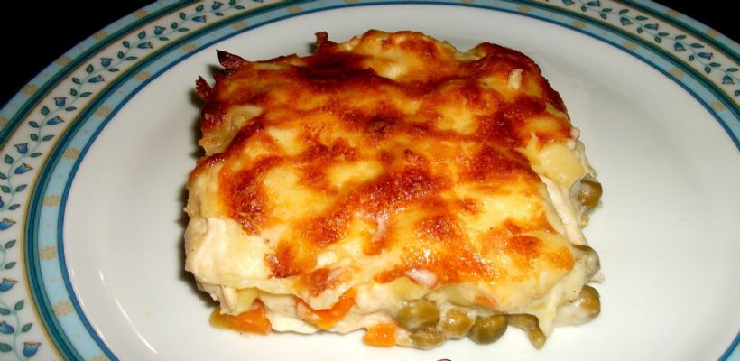 Beşamel Soslu Bezelyeli Tavuk Tarifi ve Malzemeleri