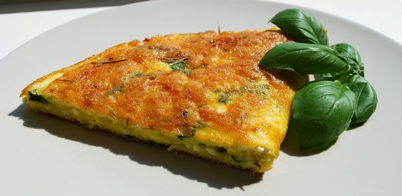 8 Kişilik Biberli Peynirli Omlet Tarifi ve Malzemeleri