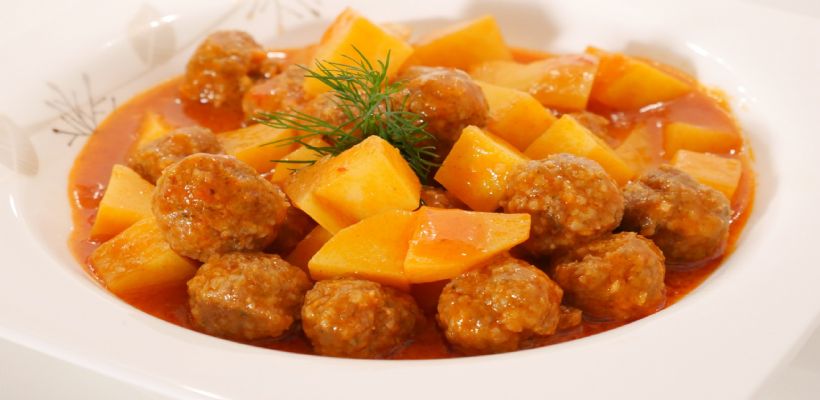 Bulgurlu Kıymalı Sulu Köfte Tarifi ve Malzemeleri