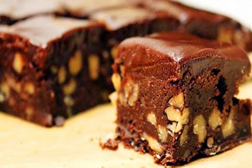 8 Kişilik Cevizli Çikolatalı Kek Tarifi ve Malzemeleri