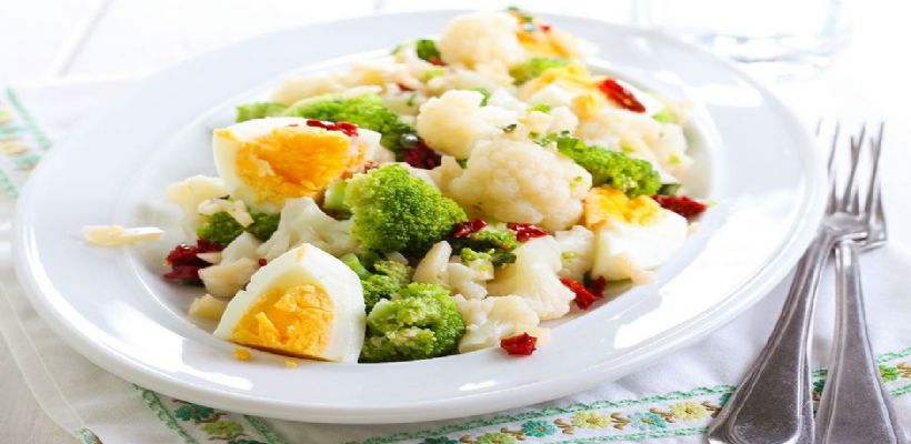 8 Kişilik Çiğ Karnabahar Salatası Tarifi ve Malzemeleri