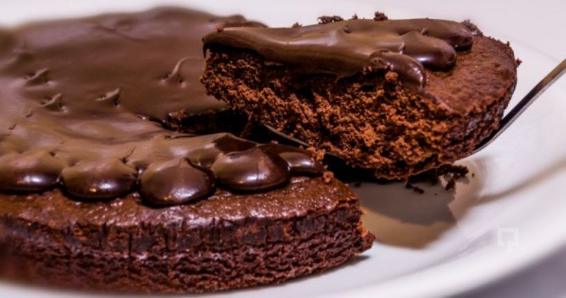 Çikolata Soslu Kek Tarifi ve Malzemeleri