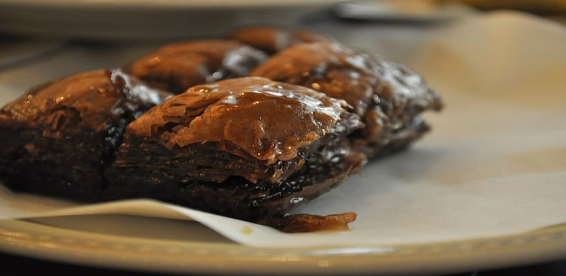 8 Kişilik Çikolatalı Baklava Tarifi ve Malzemeleri