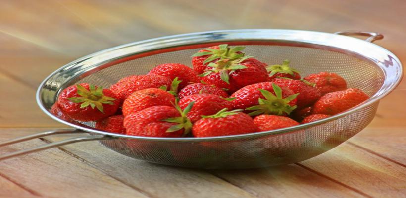 8 Kişilik Çilek Hoşafı Tarifi ve Malzemeleri