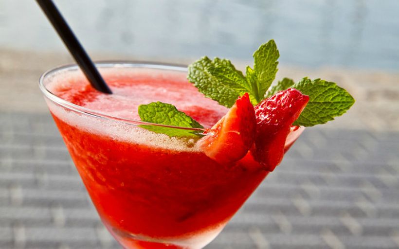 8 Kişilik Çilekli Daiquiri Tarifi ve Malzemeleri