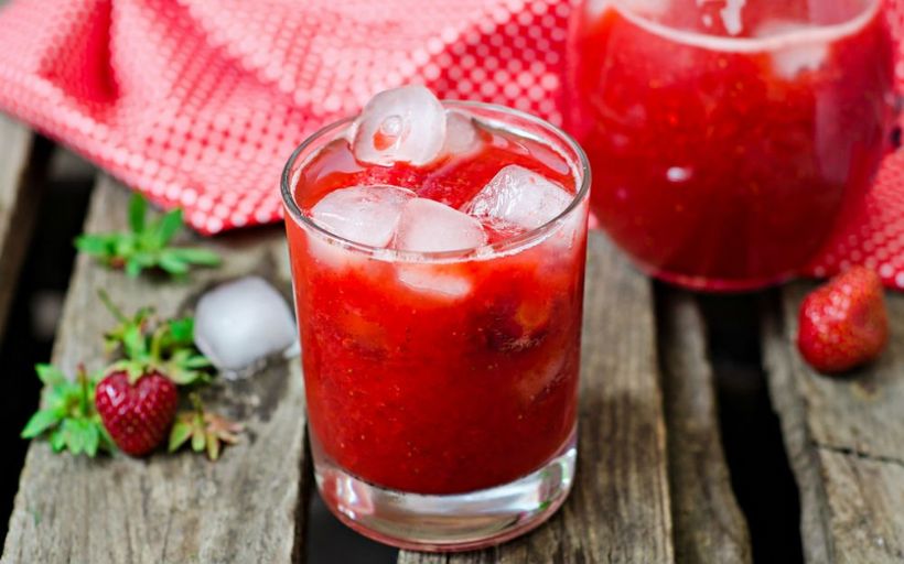 8 Kişilik Çilekli Maden Suyu Kokteyli Tarifi ve Malzemeleri