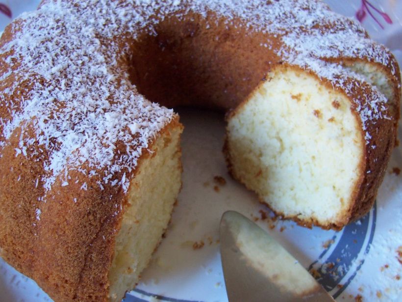 8 Kişilik Damla Çikolatalı Hindistan Cevizli Kek Tarifi ve Malzemeleri