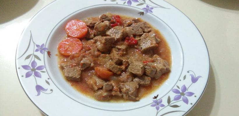 8 Kişilik Dana Yahni Tarifi ve Malzemeleri