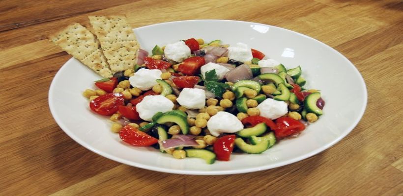 Diyet Nohut Salatası Tarifi ve Malzemeleri
