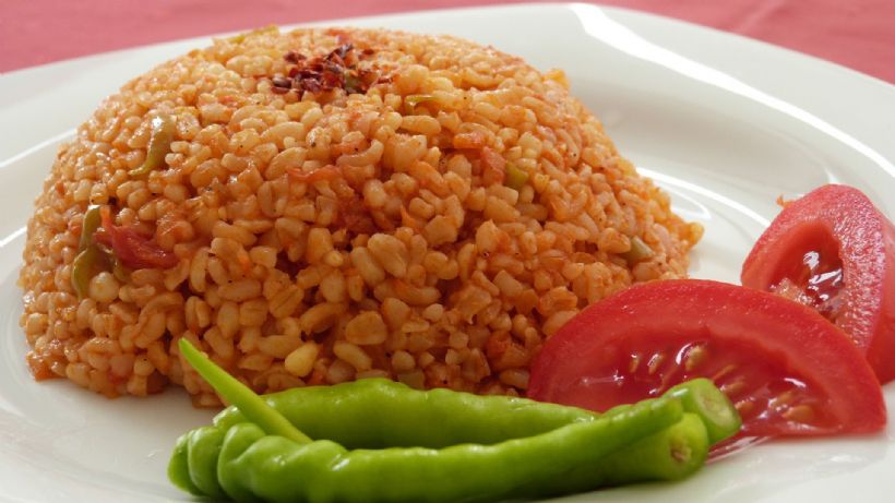 Domatesli Biberli Bulgur Pilavı Tarifi ve Malzemeleri