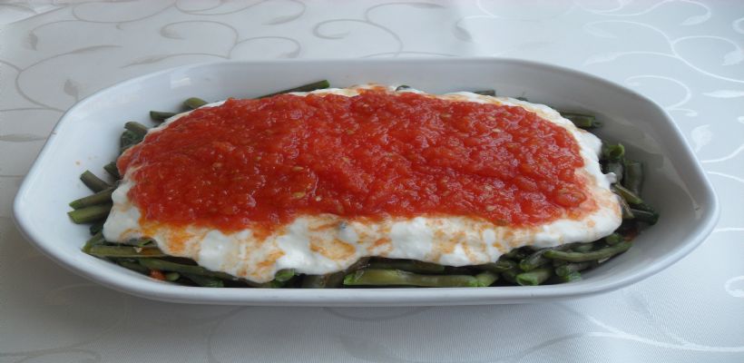 8 Kişilik Domatesli Börülce Salatası Tarifi ve Malzemeleri