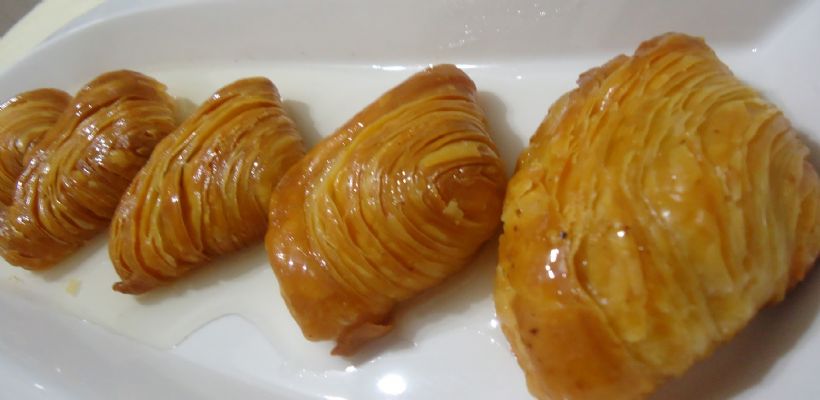 8 Kişilik El Açması Midye Börek Tarifi Tarifi ve Malzemeleri