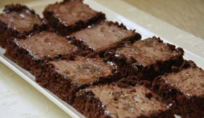 Elmalı Kakaolu Kek Tarifi ve Malzemeleri