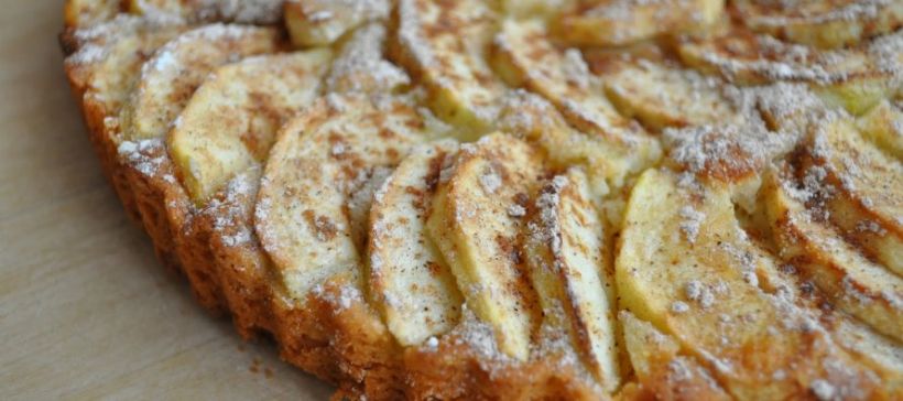 Elmalı Tart Kek Tarifi ve Malzemeleri