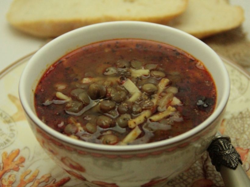 8 Kişilik Erişteli Mercimek Çorbası Tarifi ve Malzemeleri