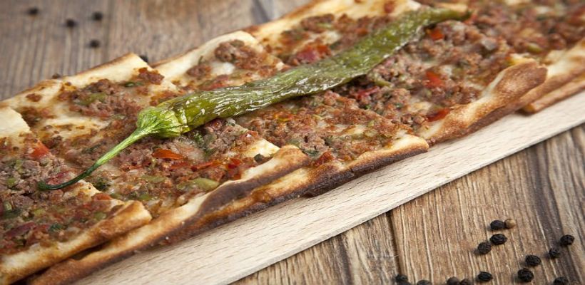 8 Kişilik Etli Ekmek Tarifi Tarifi ve Malzemeleri