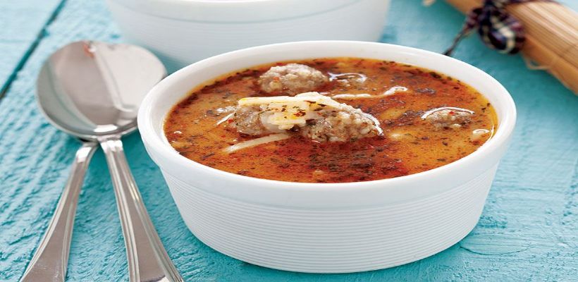 8 Kişilik Etli Erişte Çorbası Tarifi ve Malzemeleri