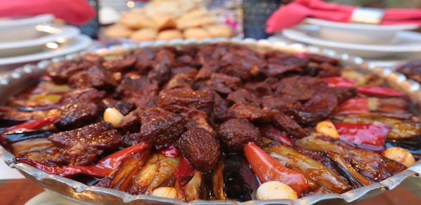 8 Kişilik Etli Patlıcan Kebap Tarifi ve Malzemeleri