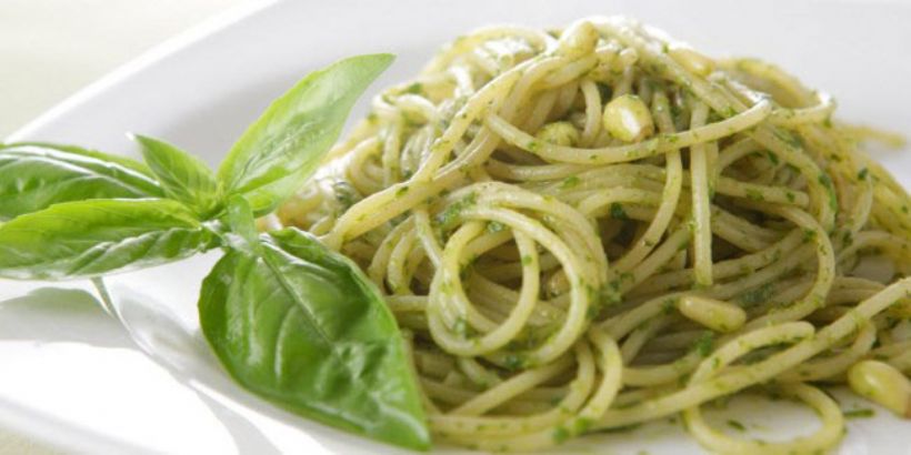 8 Kişilik Fesleğen Soslu Makarna Tarifi ve Malzemeleri