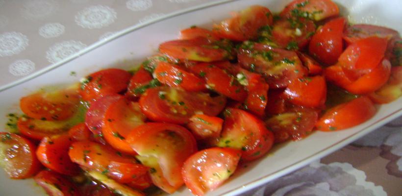 8 Kişilik Fesleğenli Salata Sosu Tarifi ve Malzemeleri