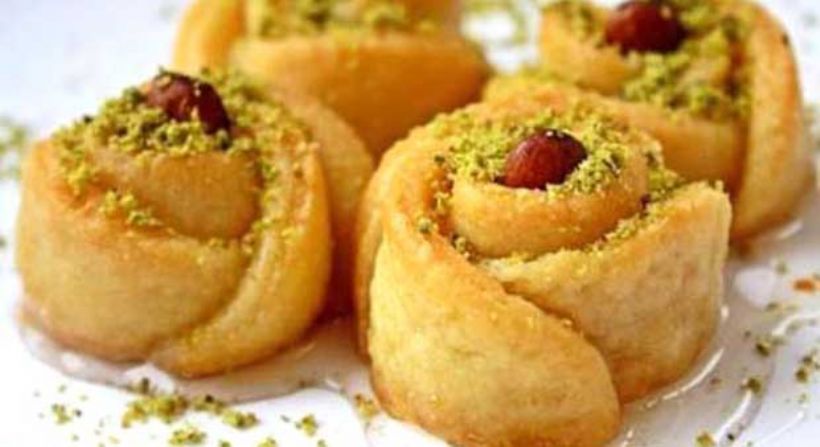 8 Kişilik Fındıklı Gül Tatlısı Tarifi ve Malzemeleri