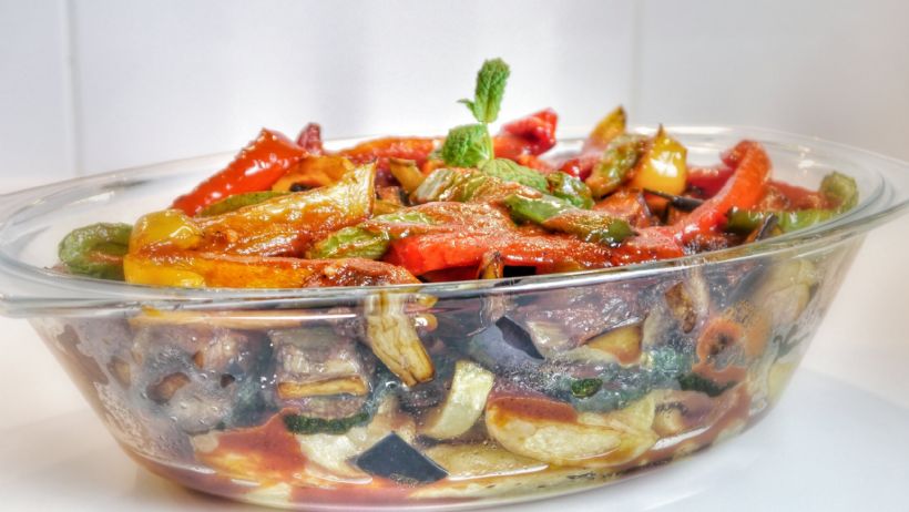 8 Kişilik Fırın Poşetinde Karışık Sebze Tarifi ve Malzemeleri