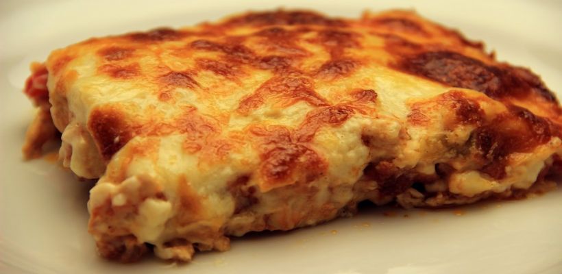 8 Kişilik Fırında Beşamel Soslu Mantarlı Tavuk Tarifi ve Malzemeleri