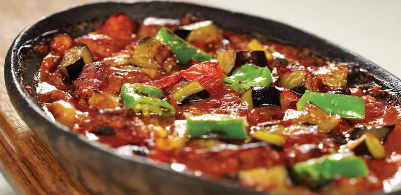 8 Kişilik Fırında Etli Türlü Tarifi ve Malzemeleri