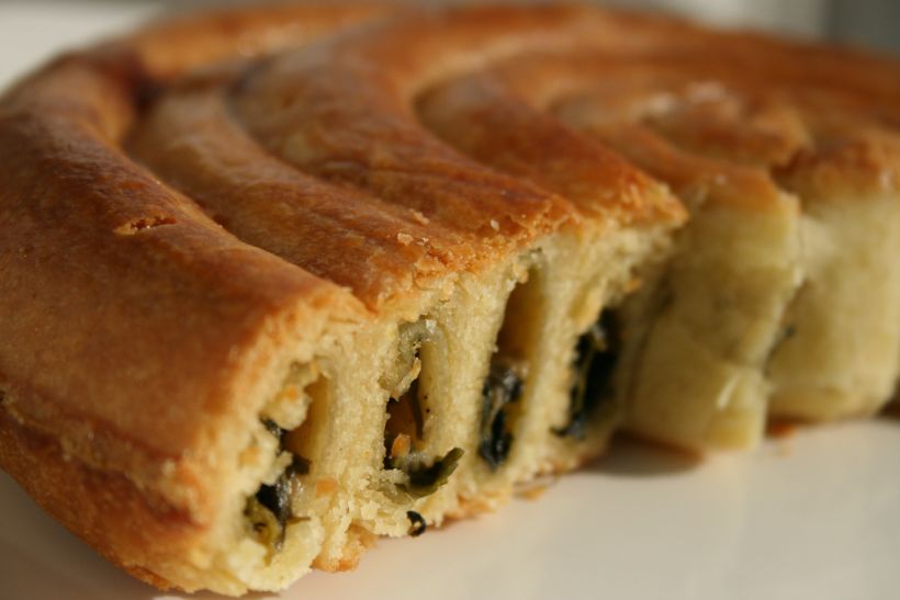 8 Kişilik Fırında Ispanaklı Börek Tarifi ve Malzemeleri
