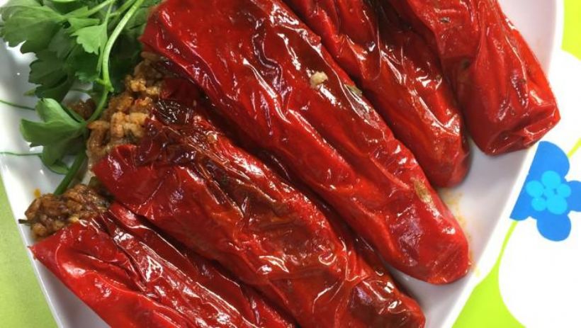 Fırında Kırmızı Biber Dolması Tarifi ve Malzemeleri