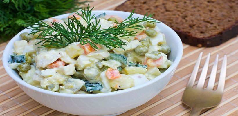 8 Kişilik Garnitürlü Amerikan Salatası Tarifi ve Malzemeleri