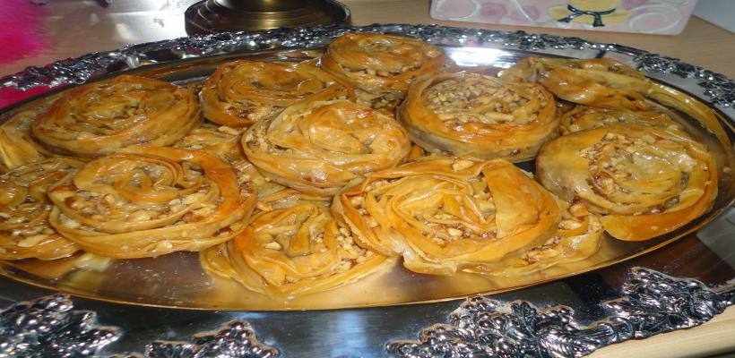 8 Kişilik Gül Baklavası Tarifi ve Malzemeleri