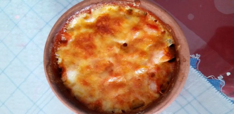 8 Kişilik Güveçte Kaşarlı Tavuk Tarifi ve Malzemeleri