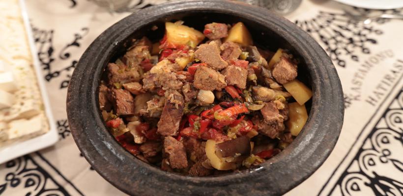 8 Kişilik Güveçte Türlü Tarifi ve Malzemeleri
