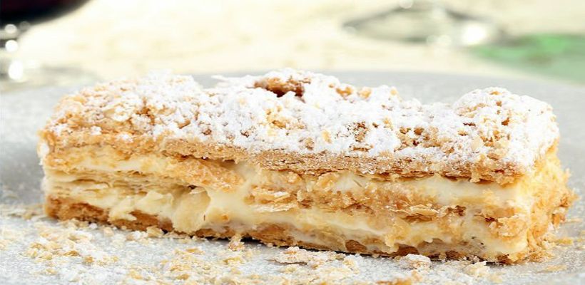 Halleyli Muzlu Pasta Tarifi ve Malzemeleri