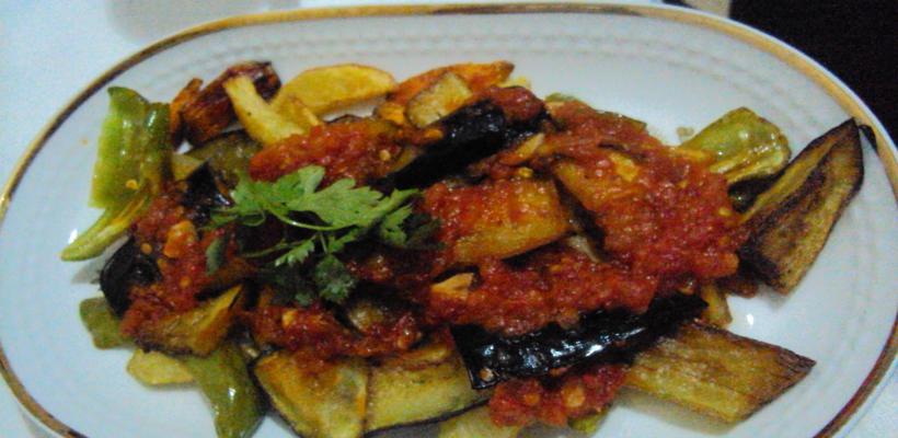 8 Kişilik Hamurlu Patlıcan Kızartması Tarifi ve Malzemeleri