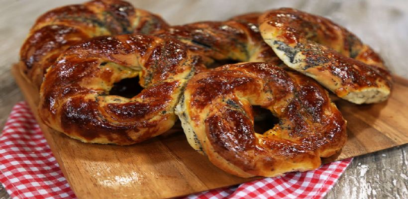 8 Kişilik Haşhaşlı Ekmek Tarifi Tarifi ve Malzemeleri