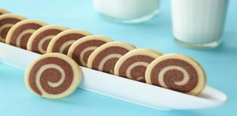 8 Kişilik İki Renkli Rulo Kurabiye Tarifi ve Malzemeleri