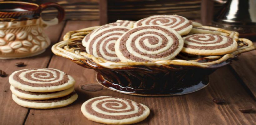 8 Kişilik İki Renkli Tatlı Kurabiye Tarifi ve Malzemeleri