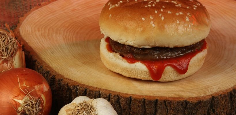 Islak Hamburger Köftesi Tarifi ve Malzemeleri