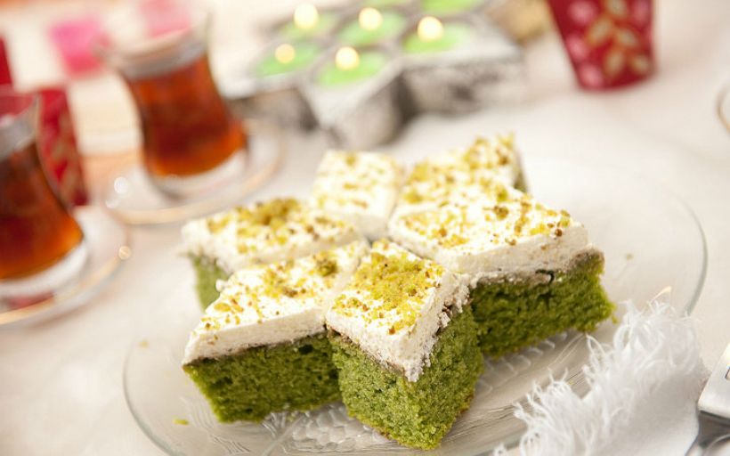 8 Kişilik Ispanaklı Islak Kek Tarifi ve Malzemeleri