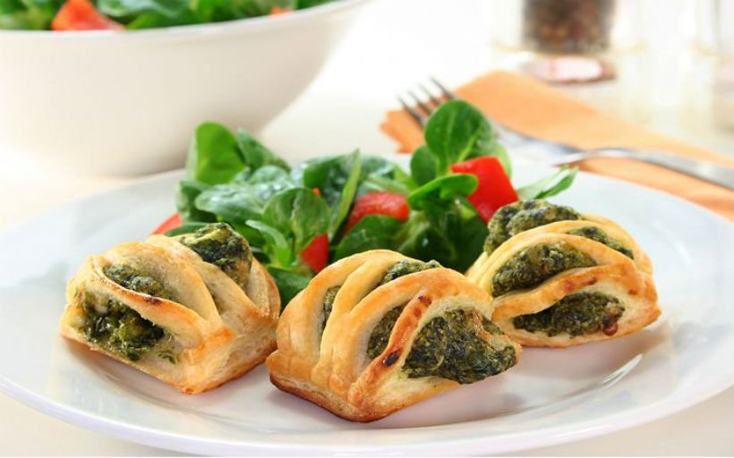 8 Kişilik Ispanaklı Kaşarlı Börek Tarifi ve Malzemeleri