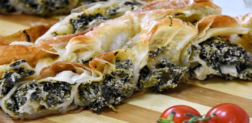 8 Kişilik Ispanaklı Peynirli Börek Tarifi ve Malzemeleri